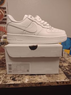 All-White Air Force 1s women's size 7 👟🤍