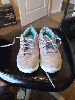 Size 2 Girls Sketcher Shoes