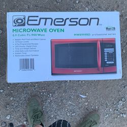 Emerson Microwave Oven 