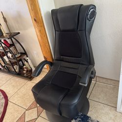 X Rocker Gaming Chair With Built In Speakers