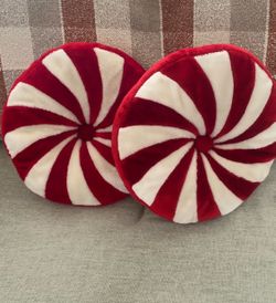Pair Peppermint Swirl Round Throw Pillows Set of 2