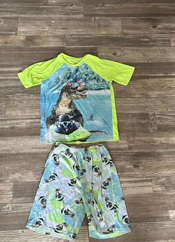 Shirt and shorts set size XL