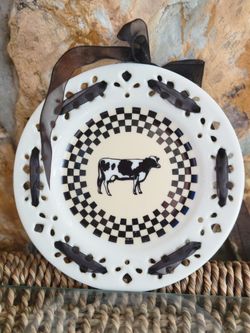 2 Cow Plates - Different Sizes