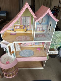 Dollhouse | Casa de Muñecas