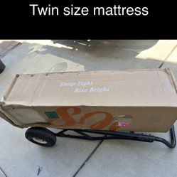 Brand New. 8” Twin Size Mattress. Hybrid MemoryFoam/innerspring Combination 