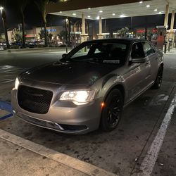 2018 Chrysler 300
