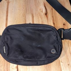 Lululemon Cross Body Bag 