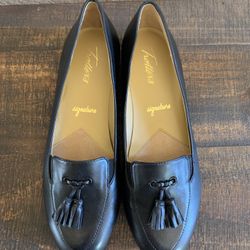 NOT - Trotters Tassel Flats Size 8