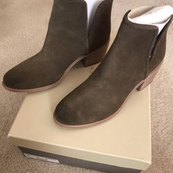 Hinge Booties