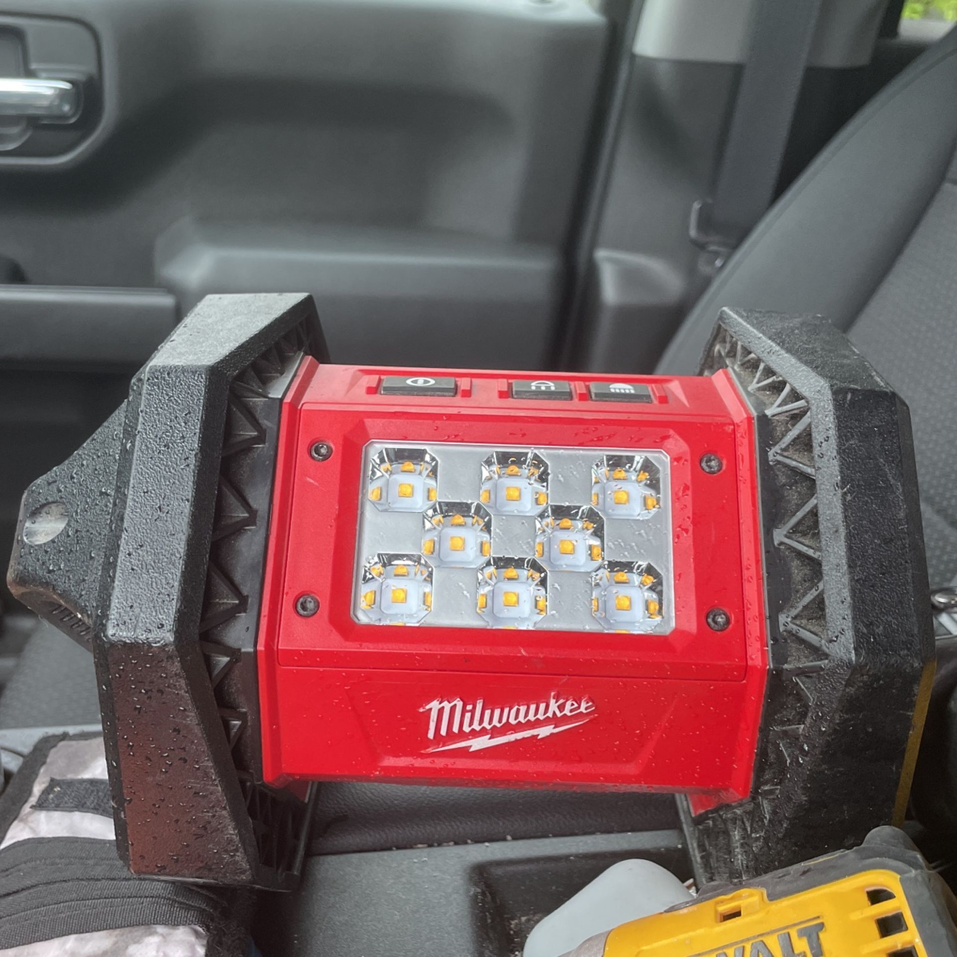 Milwaukee M 18 floodlight
