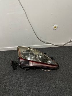Left and Right  2is Lexus Is250 Headlights 2006-2012
