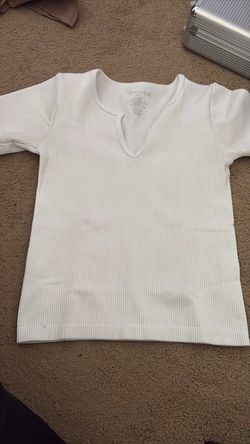 White Ribbed V-Neck Short Sleeve Top
