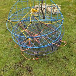 3 metal crab pots and 50 ft of rope