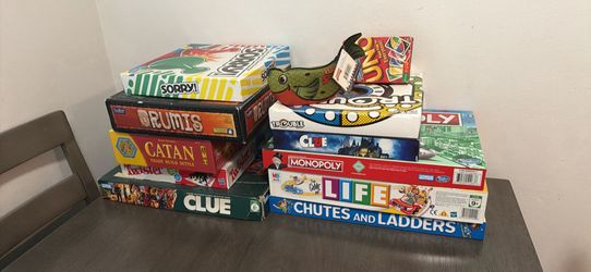 Board games + sealed CATAN in a its original packaging
