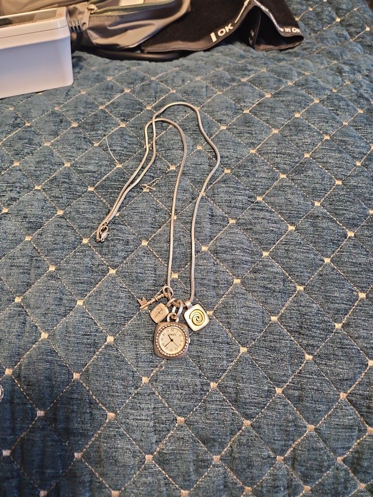 A rarely used silver necklace