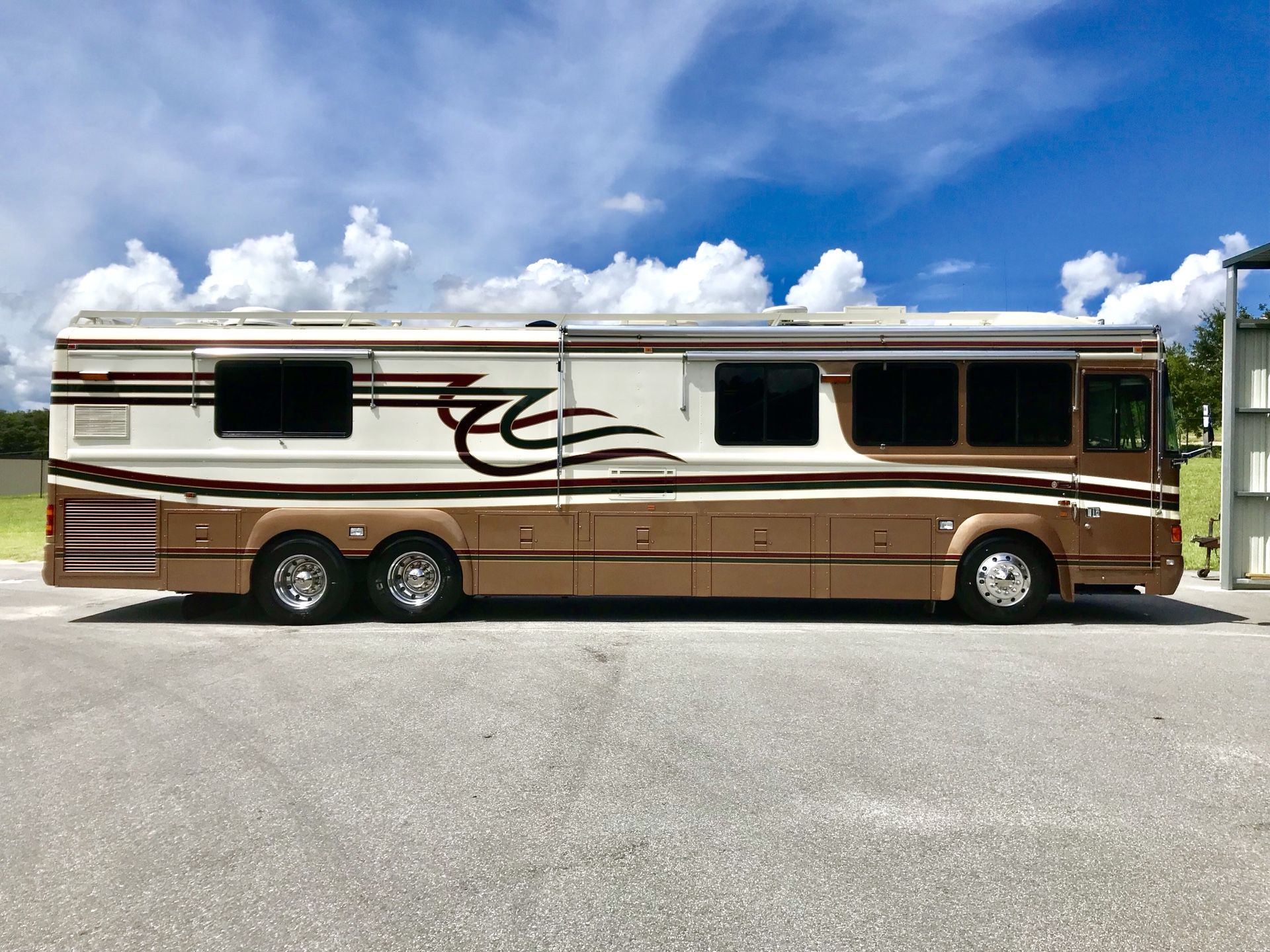 97 Bluebird wanderlodge LXI 43ft diesel pusher motorhome 515hp