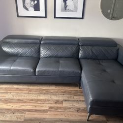 🛋️ Modern Leather Sectional Couch with Chaise – Only $800! 🛋️