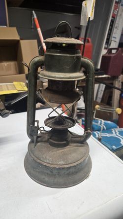 Vintage Kerosene Lantern