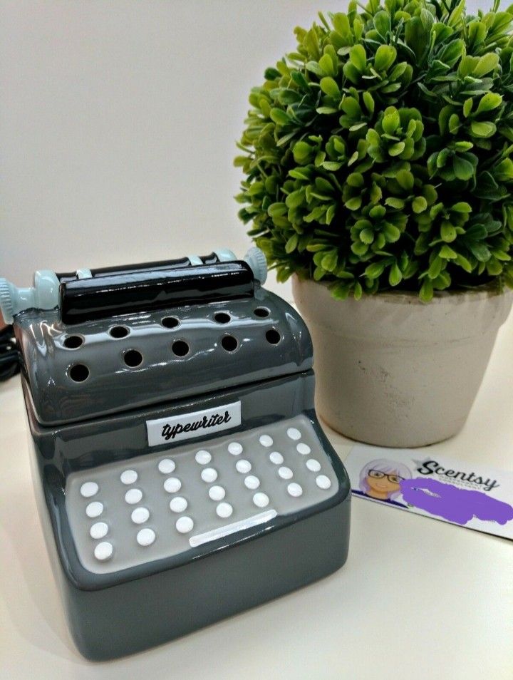 New Scentsy Qwerty Typewriter scentsy wax warmer