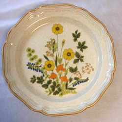 Available- Mikasa Garden Club Fresh Floral Dinner Plate & Set of Plates Bowls To Match (Set for 4) Vintages