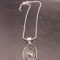 Teardrop Labradorite Rhodium 

