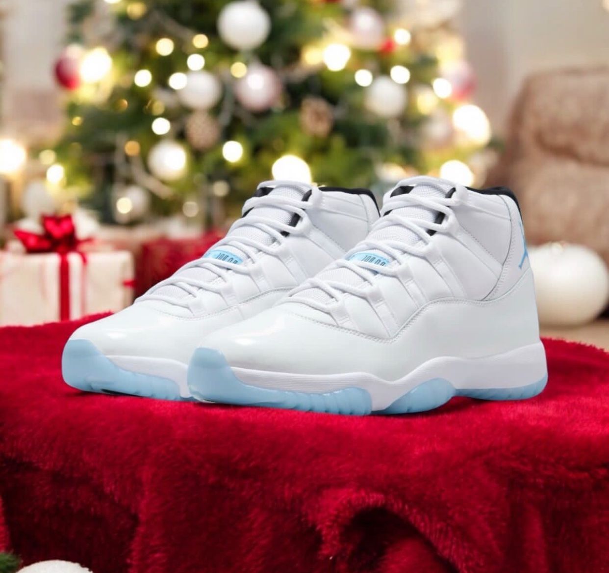 AIR JORDAN 11 Retro Legend Blue