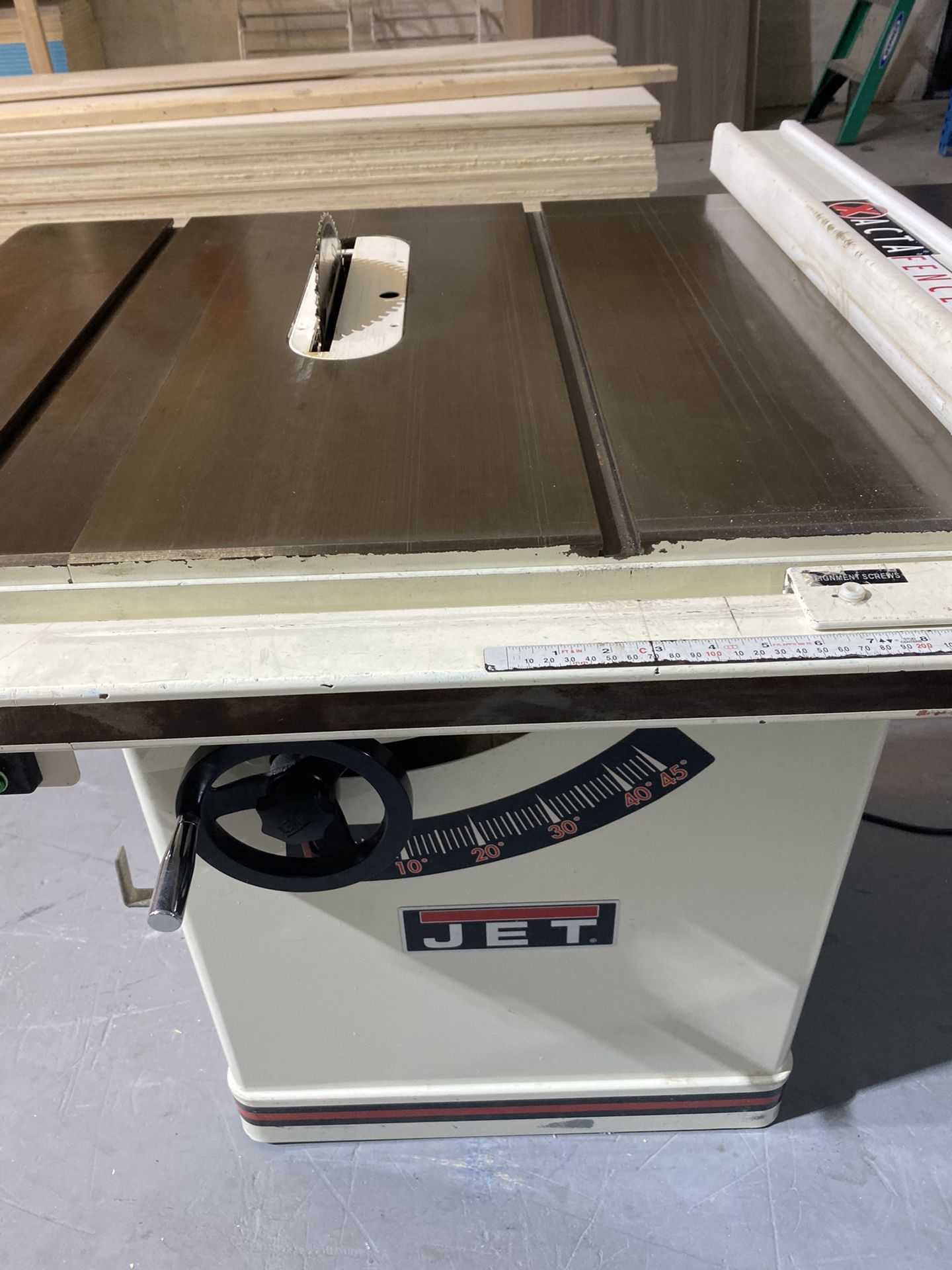 Table saw jet