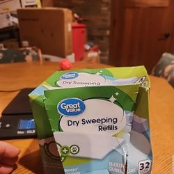 Great Value Disposable Dry Mop Sweeping Refills 32 Count