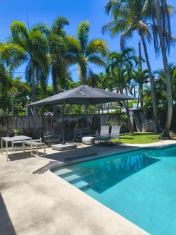 Wevok Sunbrella 10x13ft Cantilever Umbrella w/ Base