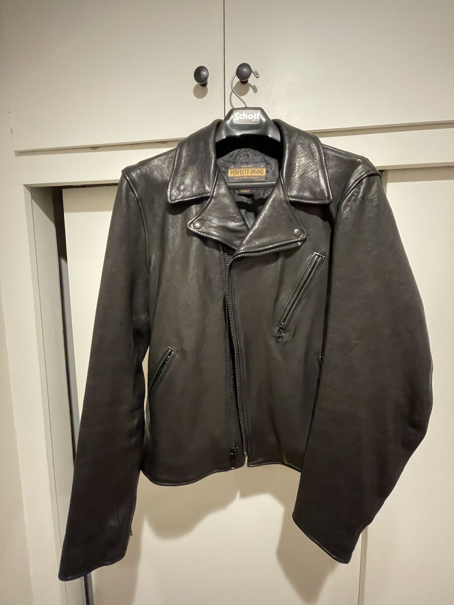 Men’s Schott NYC Leather Jacket- Sz Large