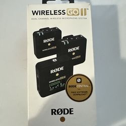 RØDE Wireless GO II Ultra-compact Dual-channel Wireless Microphone System with Built-in Microphones, On-board Recording and 200m Range for Filmmaking,