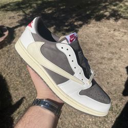 Jordan 1 Low Travis Reverse Mocha(9.5US)