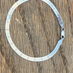 Sterling Silver Herringbone Flexible Bracelet 7 1/2” Long Very Shiny Too