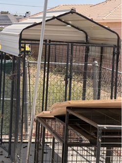 Dog cages kennel.