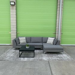 *Free Delivery* Gray Modern Sectional Couch Sofa