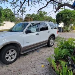 2004 Ford Explorer