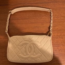 Vintage Chanel Caviar Leather Pochette Shoulder Bag