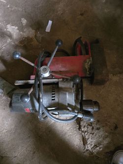 Milwaukee Magnetic Drill Press