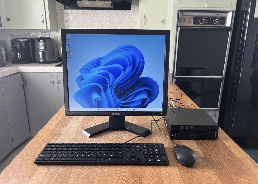 Lenovo ThinkCentre Desktop Computer - Intel i5 Processor / 120GB SSD Hard Drive / 8GB Memory / 19 Inch Dell Monitor / Windows 11 Pro  