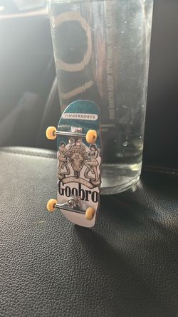 Goobro  fingerboard complete caramel trucks