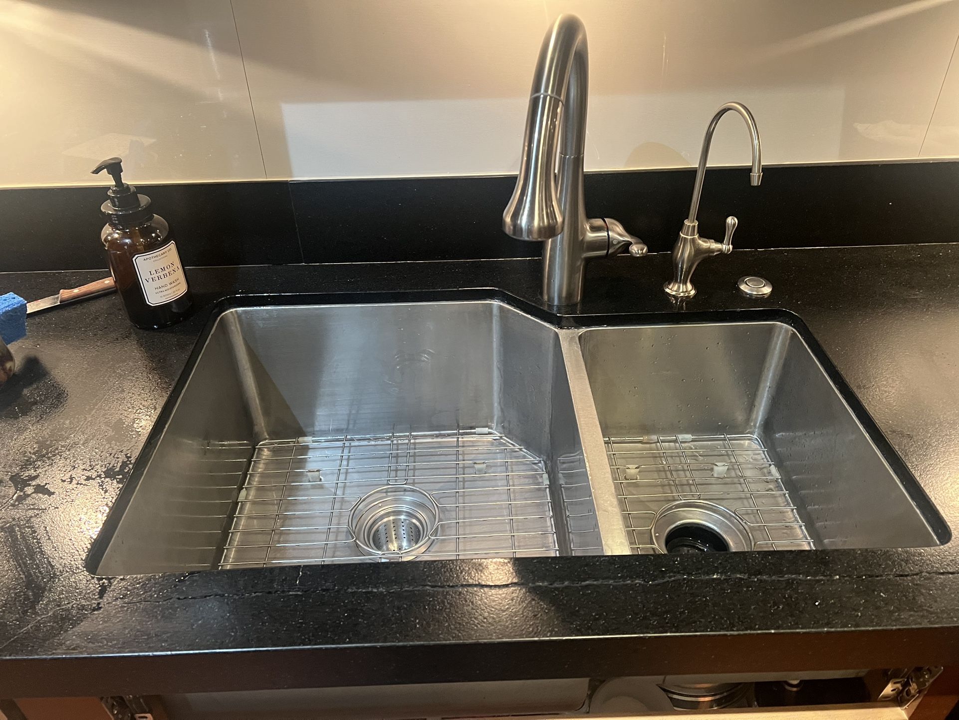 Under mount 16 Gauge Stainless Steel Double Compartment Sink.