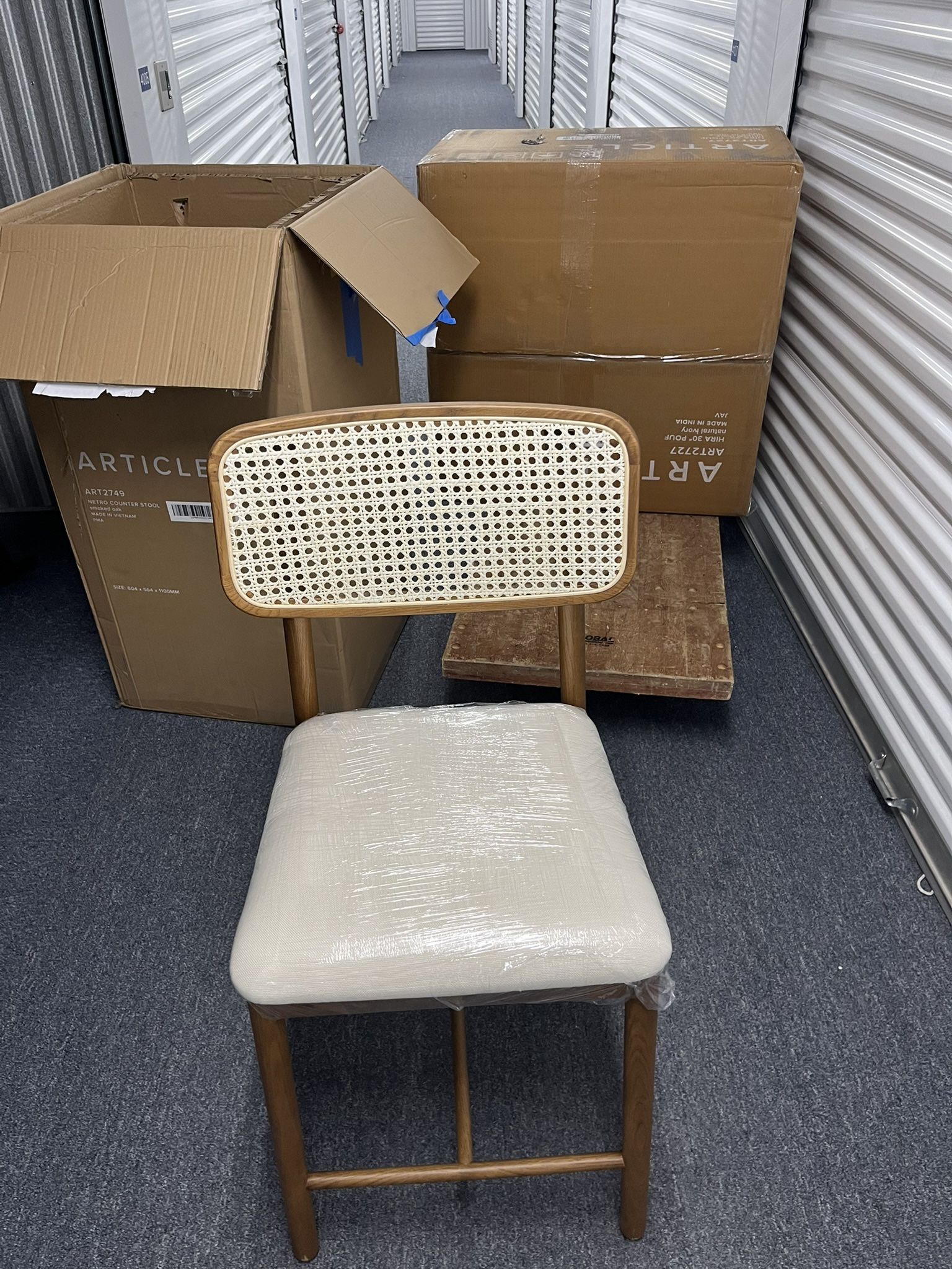 Article Netro Smoked Oak Counter Stool ❤️(opened, never used)