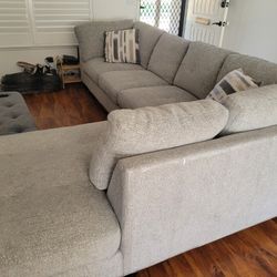 EMERAL HOME   FURNISHINGS  2 Pice Couch Set