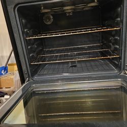 Stove GE And Dishwasher FRIGIDAIRE