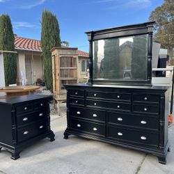 Black 9-Drawer Dresser W/ Mirror & Chest! 
