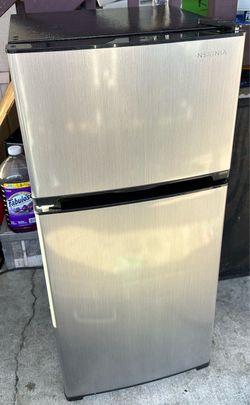 Insignia 24-Inch Counter-Depth Top-Freezer Refrigerator Brushed 4.3 Cu. Ft. - NS-CF43SS9