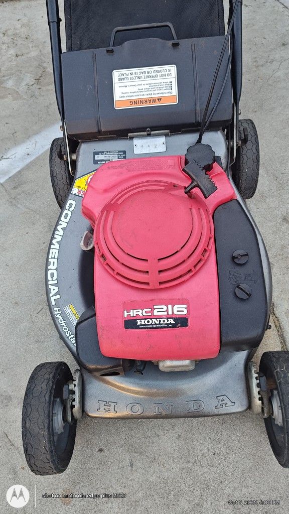 Honda HRC 216 Commercial Hydrostatic Lawn mower