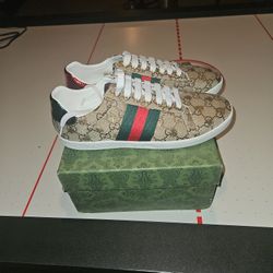 Gucci Sneakers 
