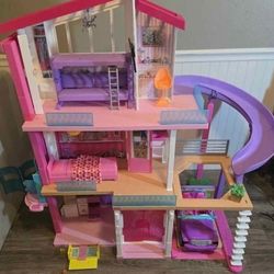 Barbie Dream House/ Barbie Lot