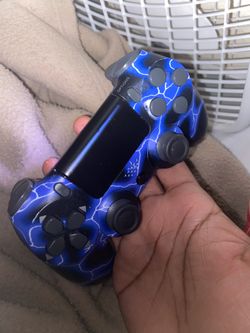 PS4 controller